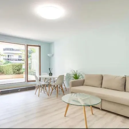 Apartment La Defense 80m² W/ Private Garden And Parking