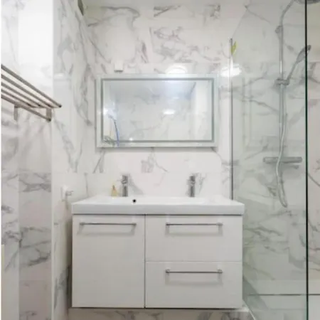La Defense 80m² W/ Private Garden And Parking Puteaux