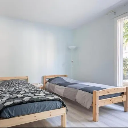 Apartment La Defense 80m² W/ Private Garden And Parking *